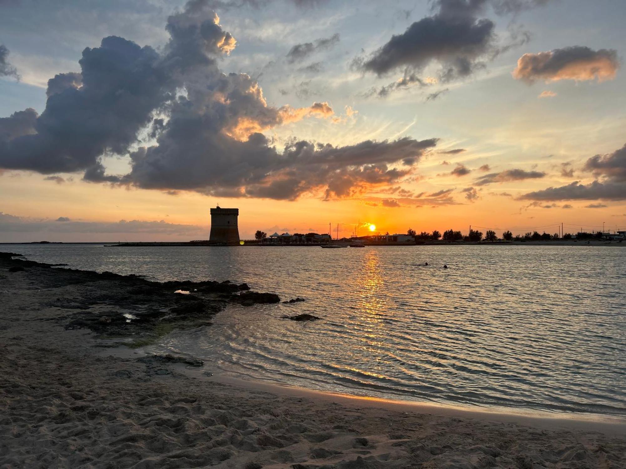 Salento Casa Vacanza Il Focolare Torchiarolo ภายนอก รูปภาพ